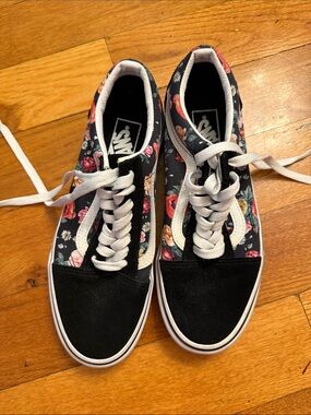 Vans Floral Old Skool Sneakers - Black with Multicolor Flowers size 8 women’s